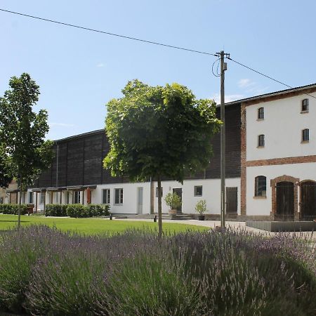 Gutshof Marienthal Apartment Viereck Bagian luar foto