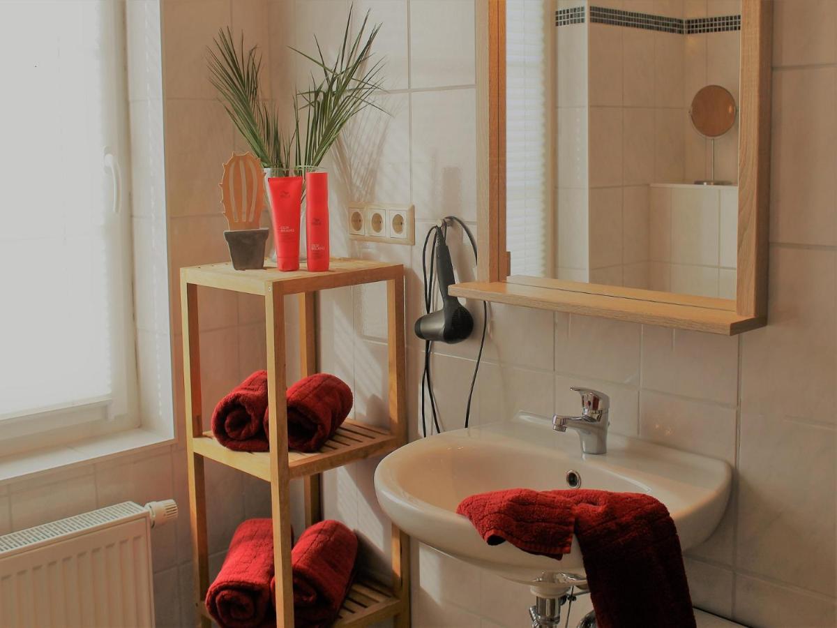Gutshof Marienthal Apartment Viereck Bagian luar foto